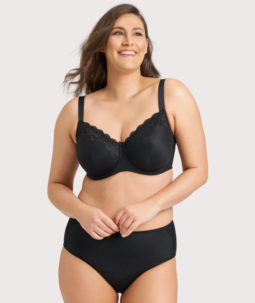 Ava & Audrey Jacqueline Minimiser Full Cup Underwire Bra - Black - Image 5