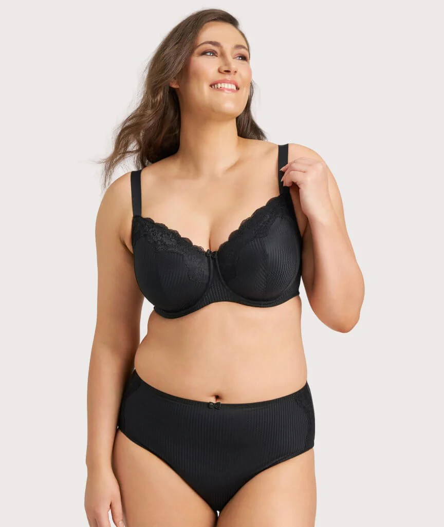 Ava & Audrey Jacqueline Minimiser Full Cup Underwire Bra - Black - Image 7