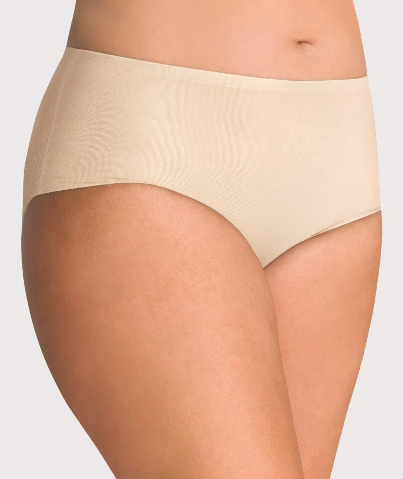 Underbliss Invisibliss No Show Seamless Full Brief - Nude - Image 5