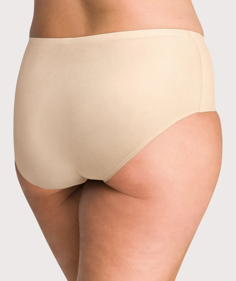 Underbliss Invisibliss No Show Seamless Full Brief - Nude - Image 6